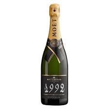 1992 | Moet & Chandon | Grand Vintage Brut at CaskCartel.com
