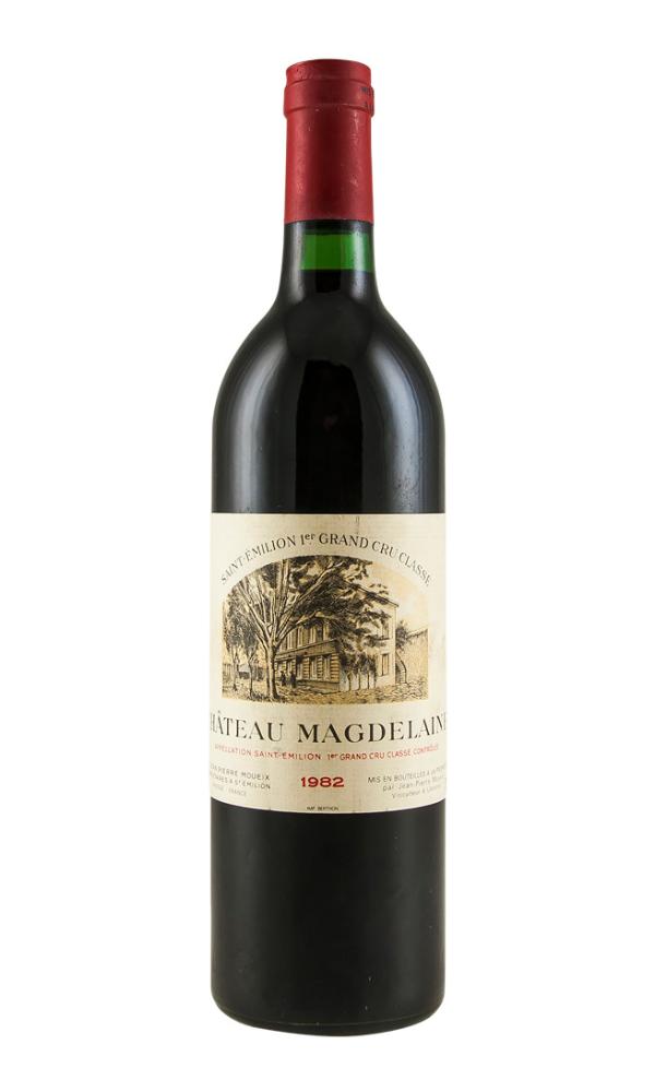 1982 | Château Bélair-Monange | Saint-Emilion Grand Cru at CaskCartel.com